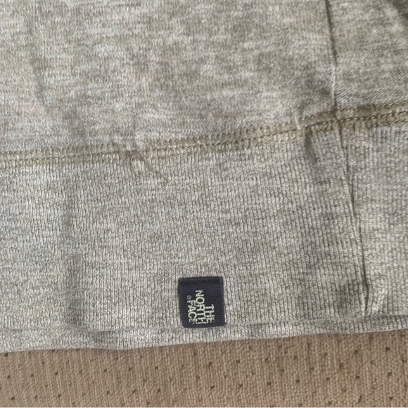 The North Face crewneck, medium - Picture 3 of 6